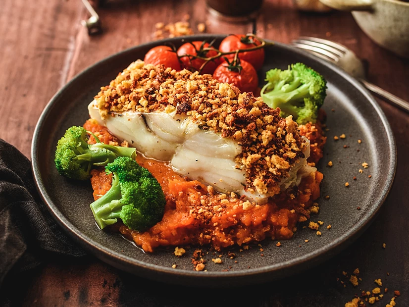 Bacalhau Confitado com Esmagada de Batata Doce e Tomate Seco