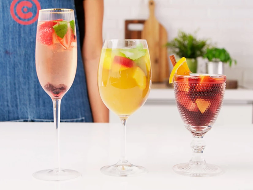 Receita de sangria de champanhe e frutos vermelhos